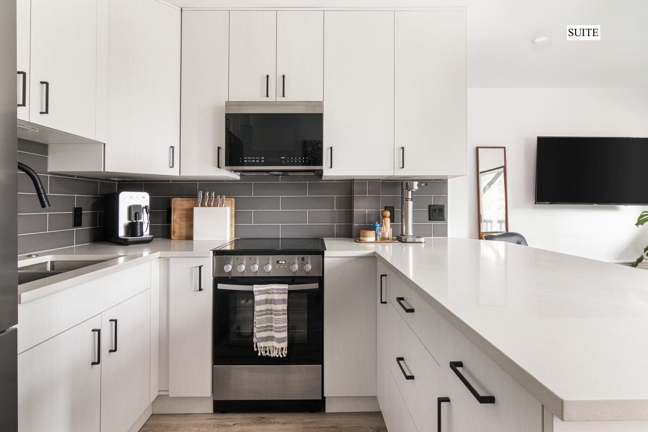 3369 Panorama Ridge
