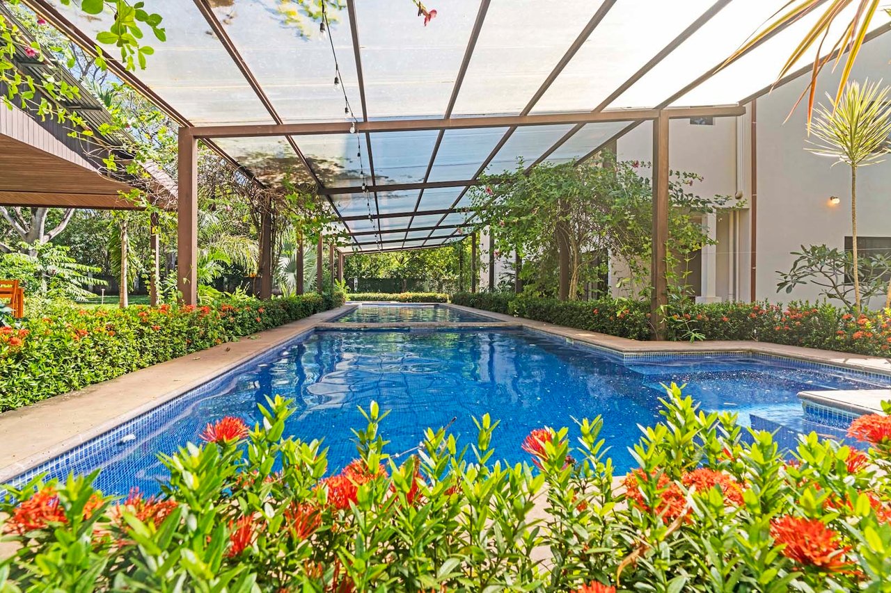 Multi Unit Apartment Complex, Tamarindo, Guanacaste