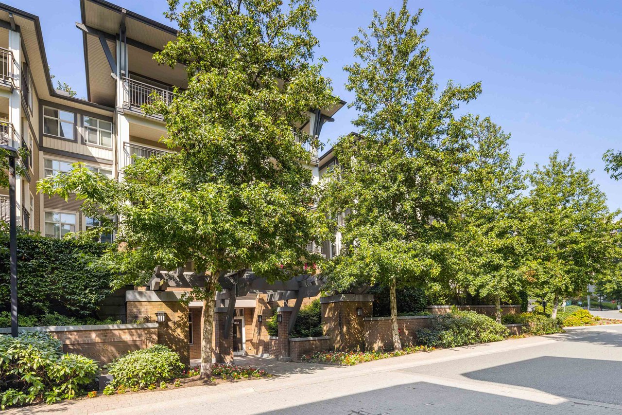 403-4833 Brentwood Dr