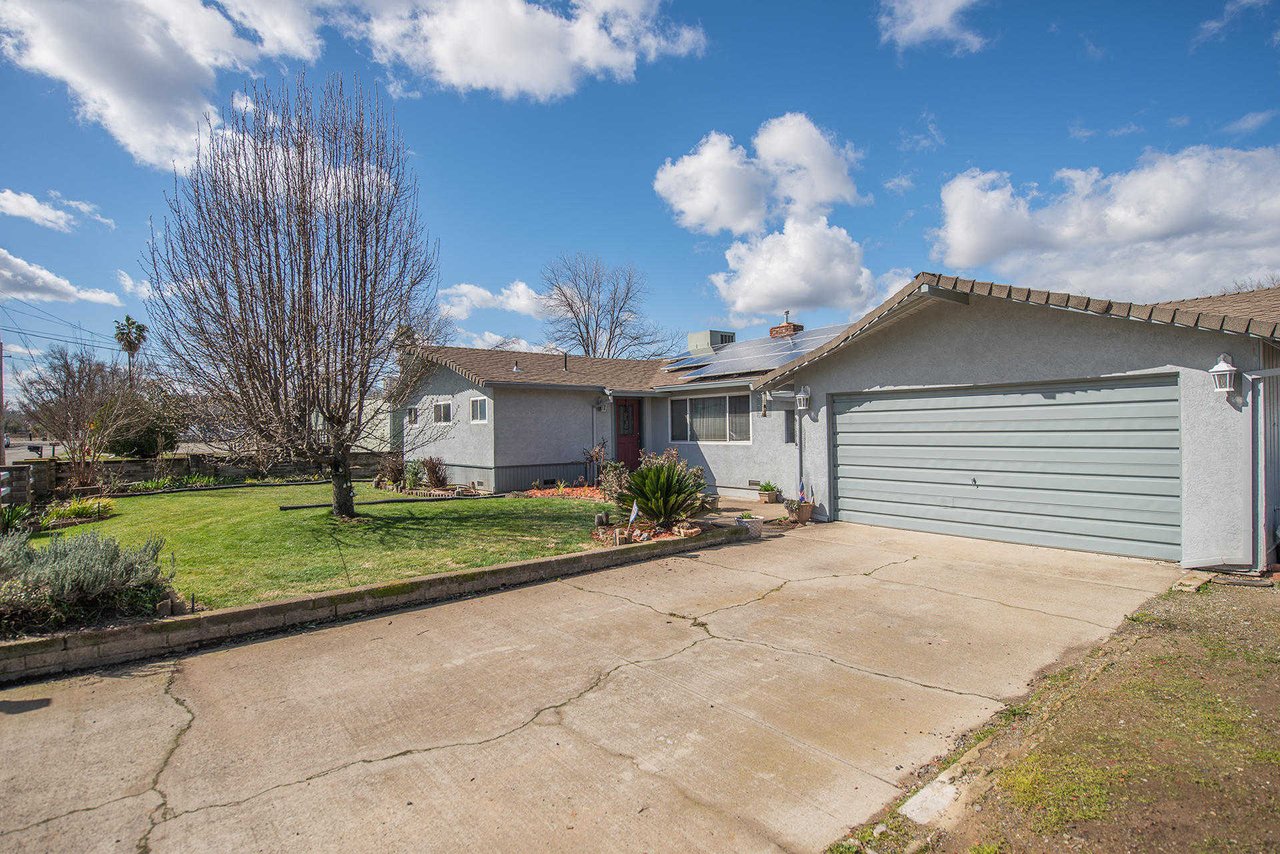 19860 Loop St