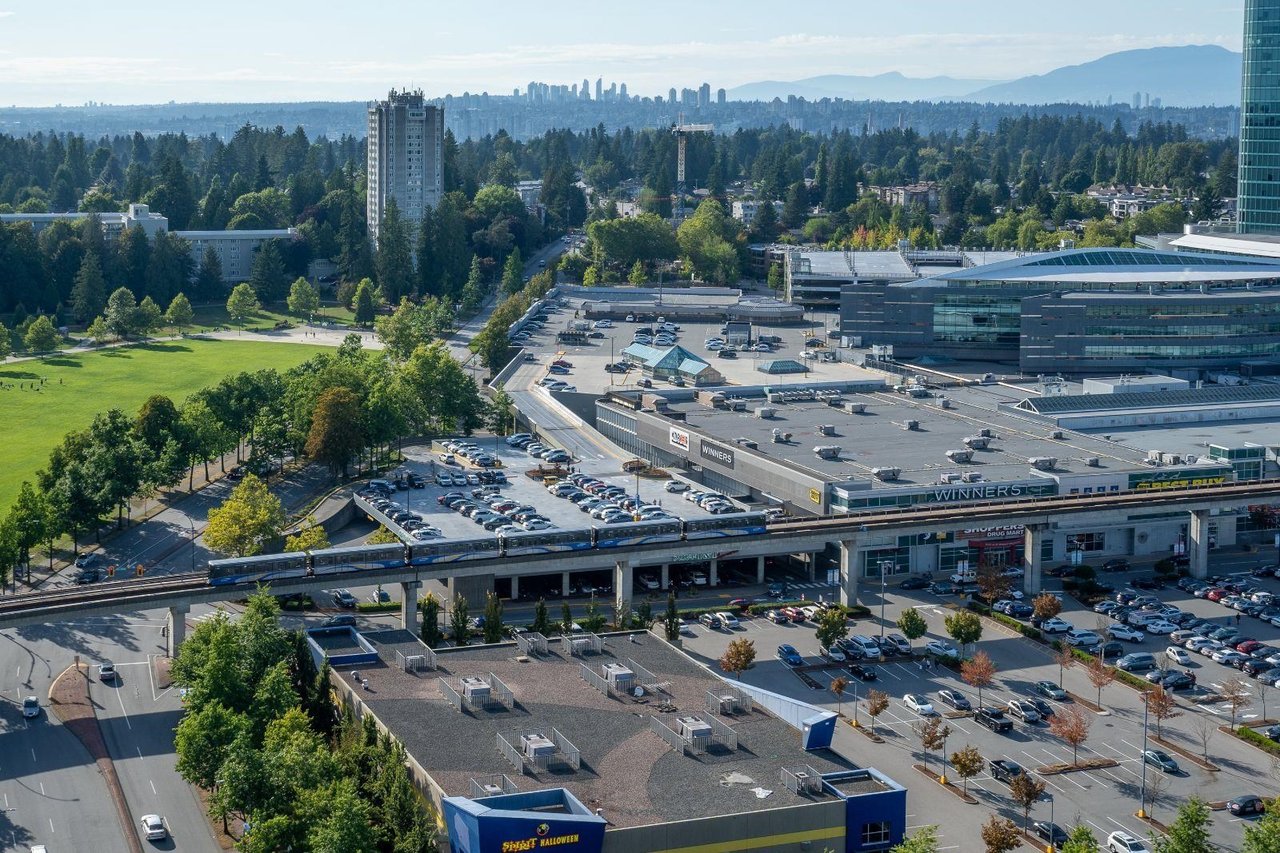 2704-13688 100 Avenue, Surrey