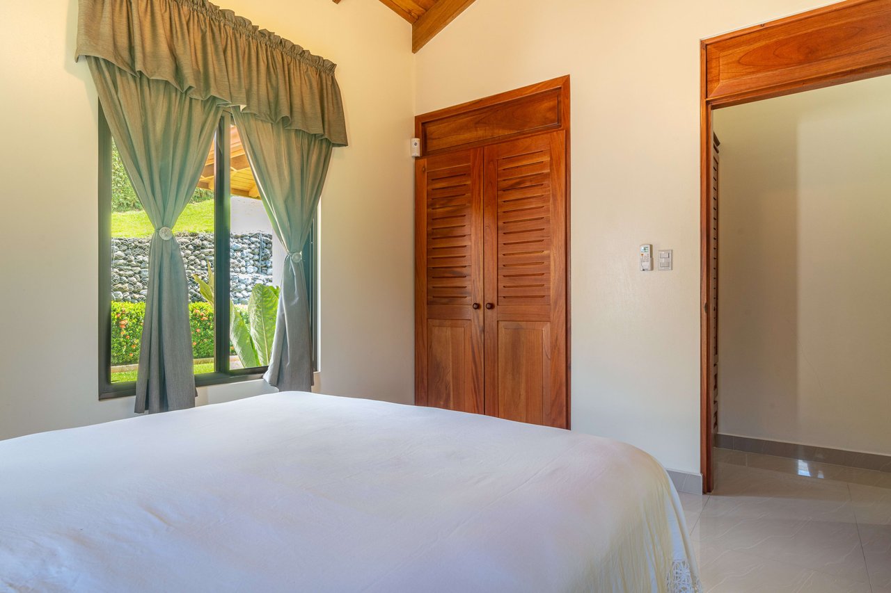 La Palma Custom Build 3 bedroom 2 bath - Prestine Condition
