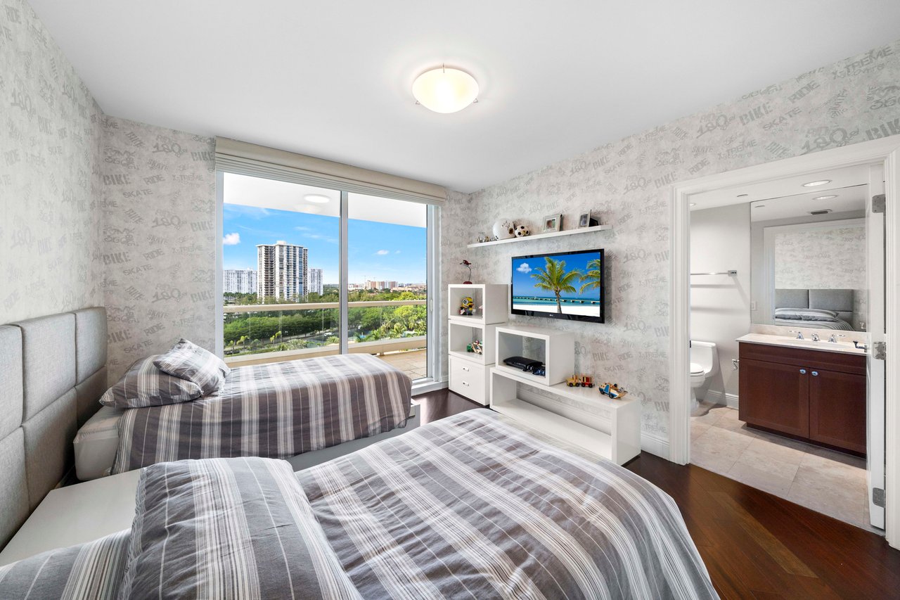 6000 Island Blvd Unit: 1007