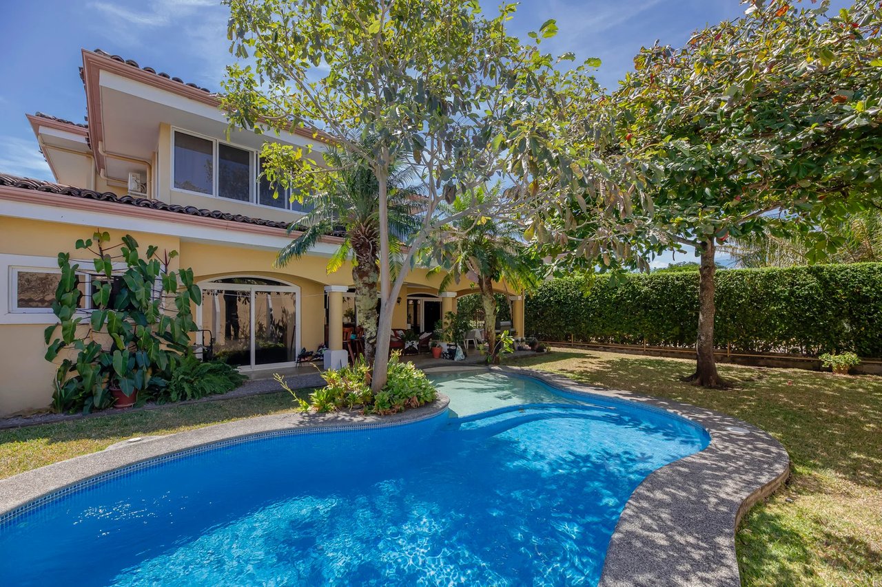 Private Pool Main Suite Residence, Santa Ana, San Jose