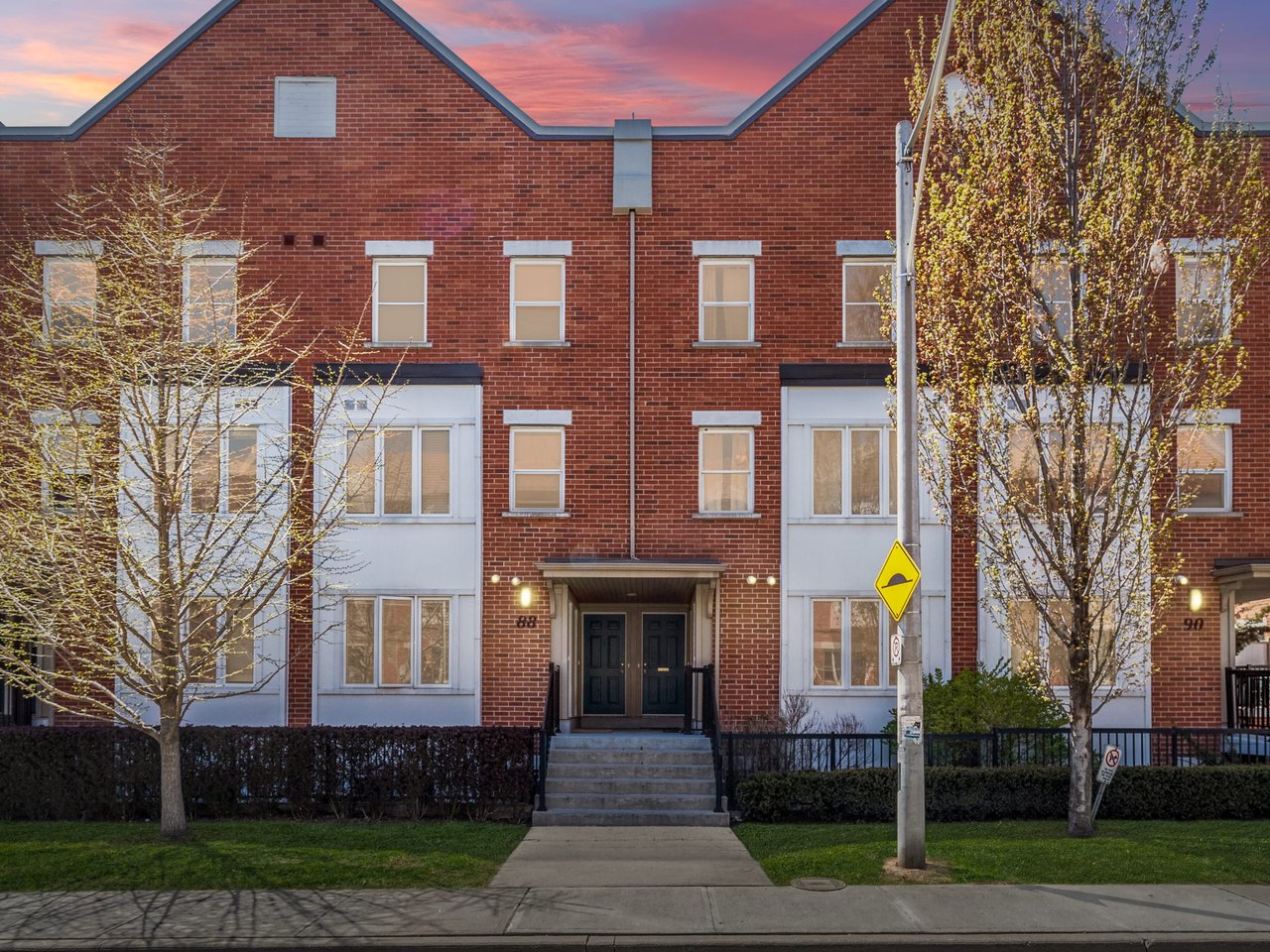 SECLUDED LESLIEVILLE TOWNHOME