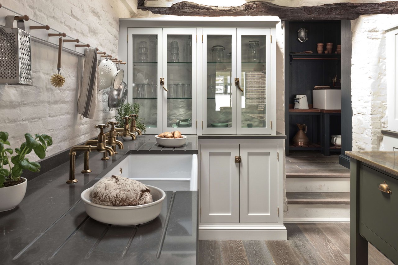 The Elegant Return of the Scullery: Modern Homes Rediscover a Classic Feature