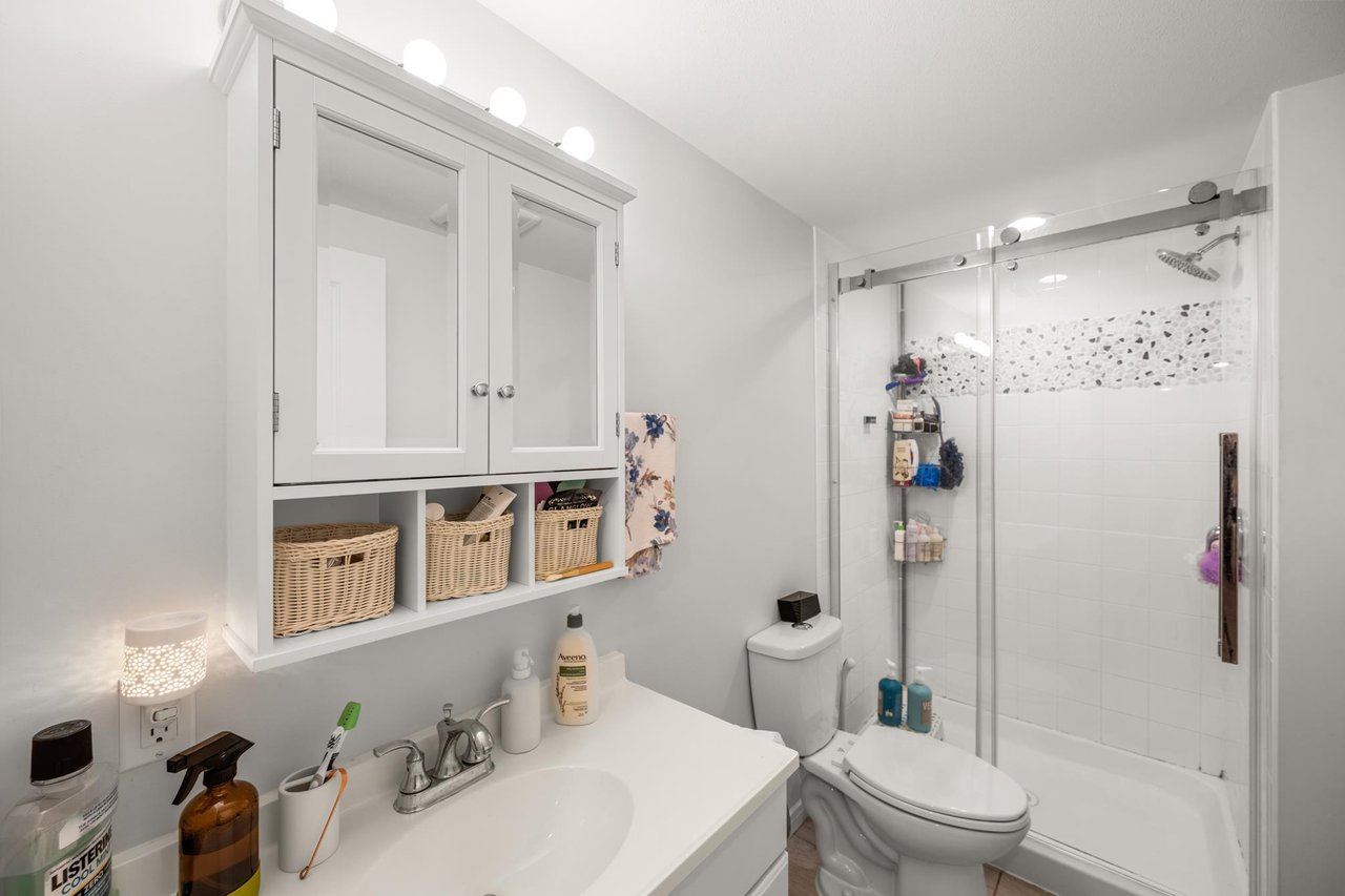 10-50354 Adelaide Pl
