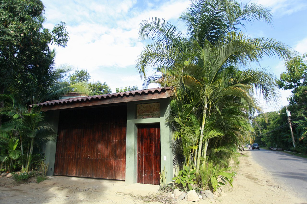 Pool Home Near Surf Break, Santa Teresa, Puntarenas