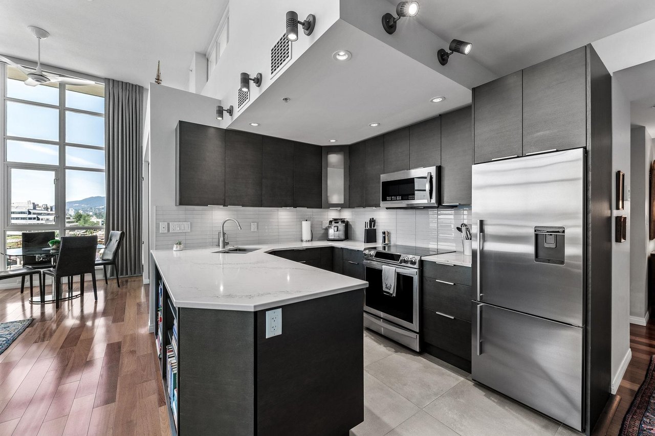 608-100 E Esplanade Ave