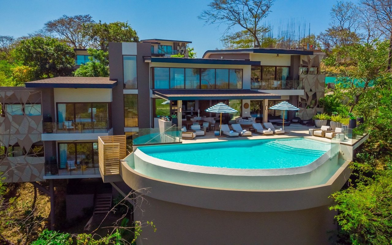 Pros and Cons of Buying a House vs. a Condo in Costa Rica