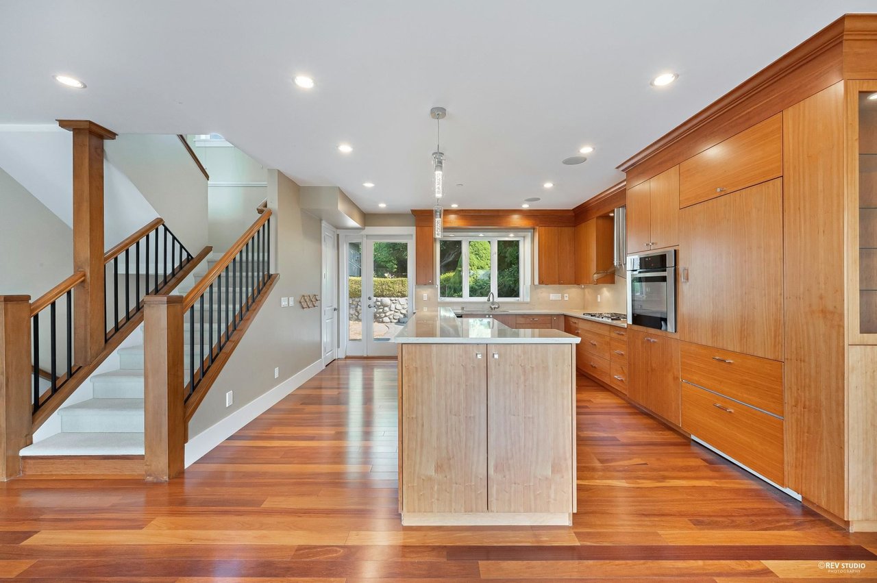 1141 Lawson Ave