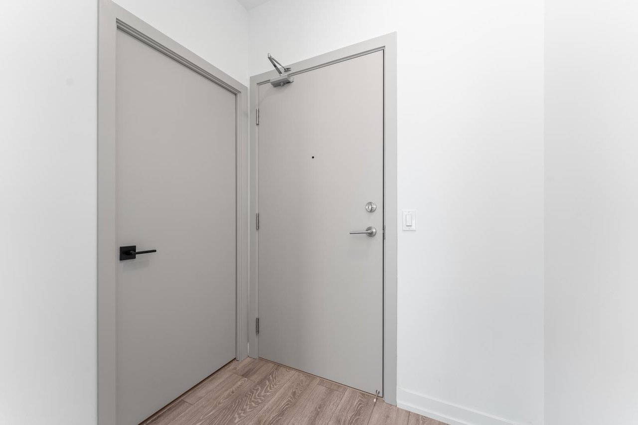 2020 Bathurst St Unit: 1121