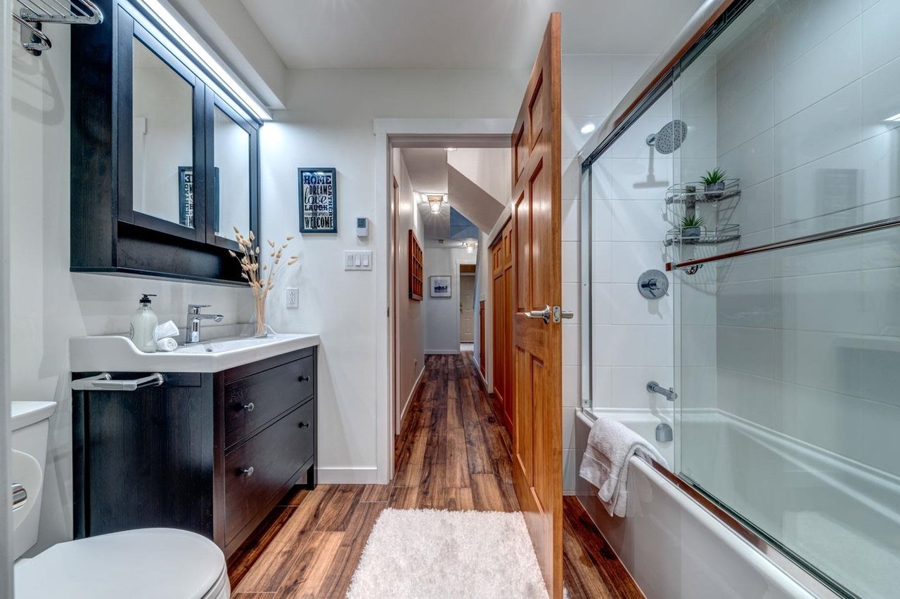 4-2548 Snowridge Cres