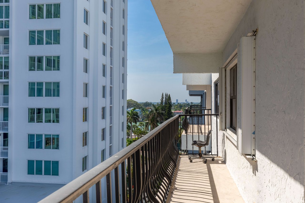 5415 Collins Ave  Unit 704 Miami Beach