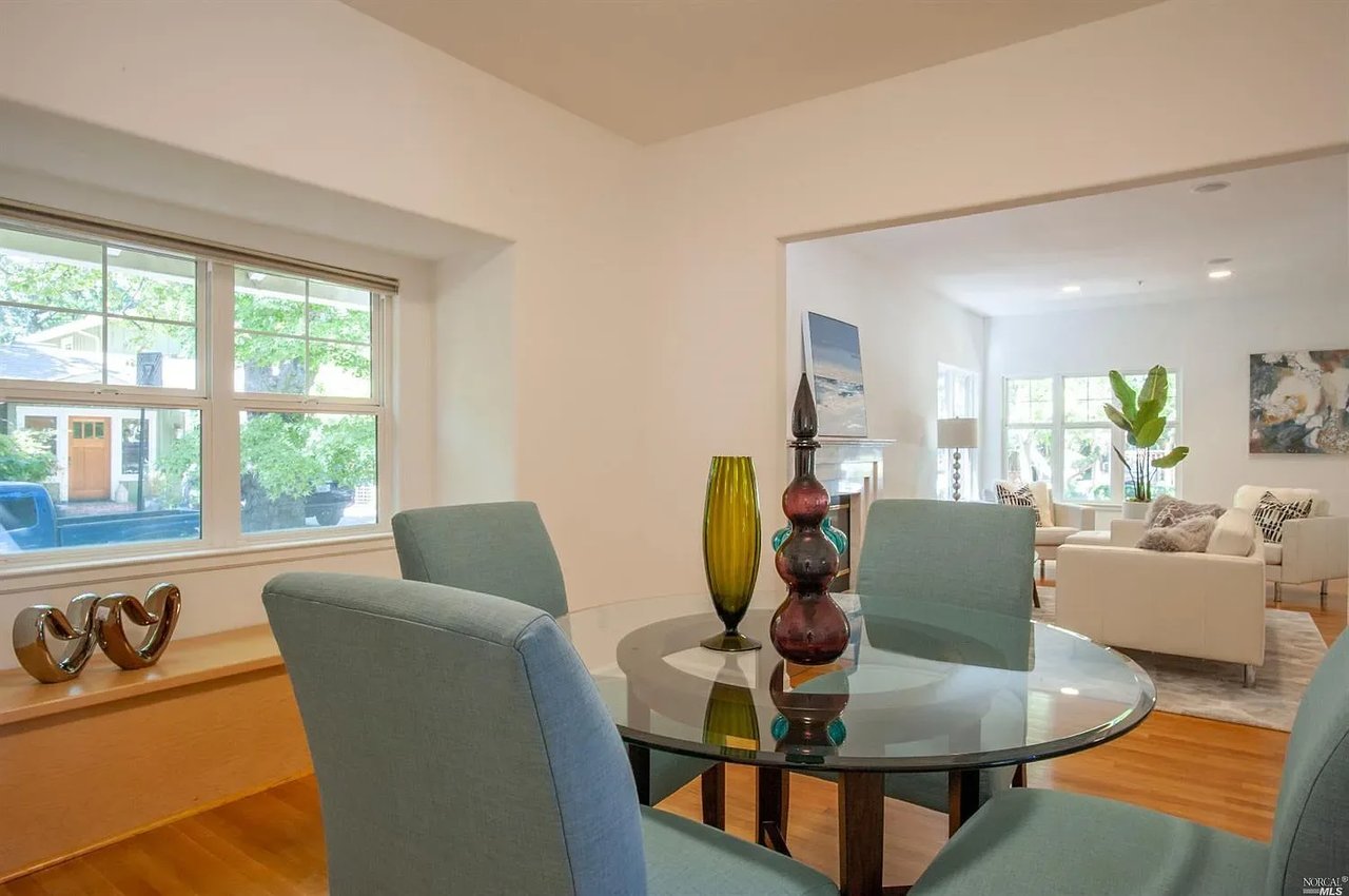21 Baywood Ct