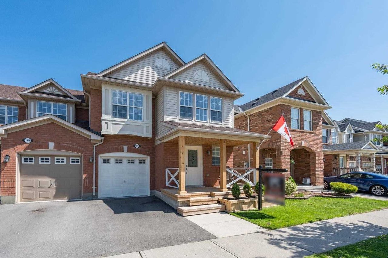 1574 Cartwright Cres