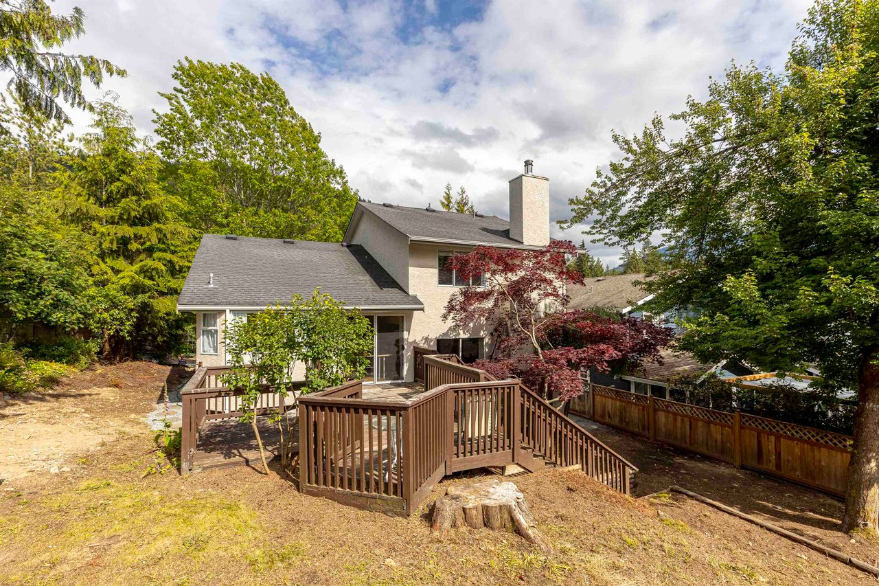 1037 Tobermory Wy