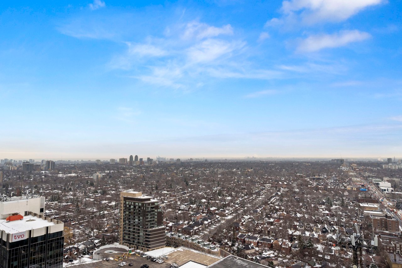 2221 Yonge Street Suite 2909