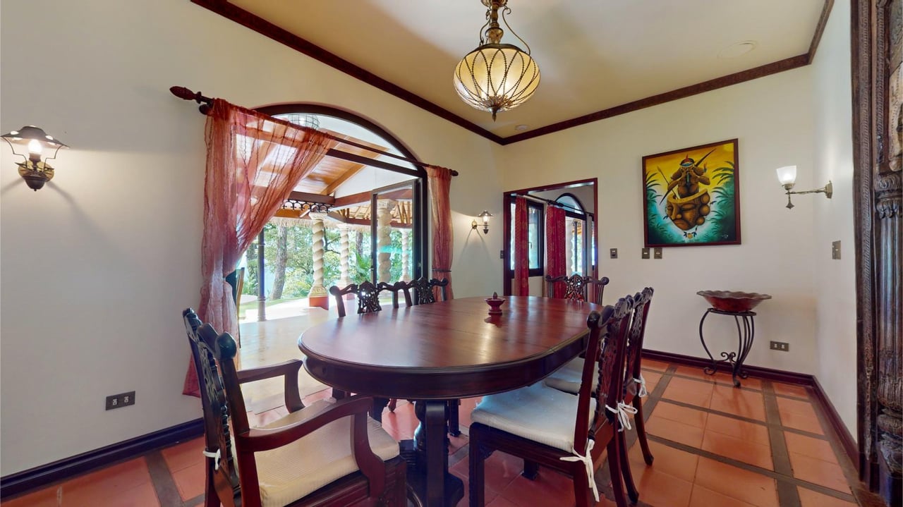 Colonial Oceanfront Estate, Dominical, Puntarenas