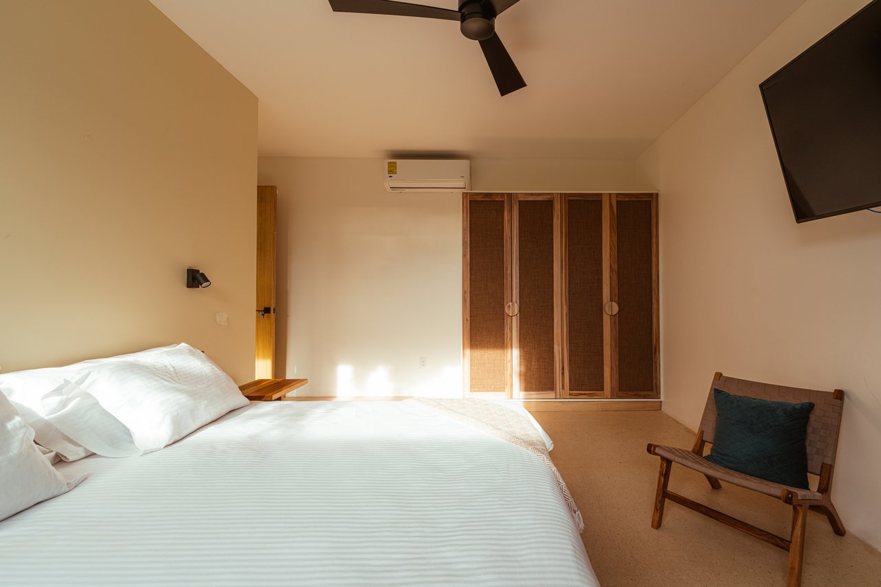 Tropical Modern Four Bedroom Home, Tamarindo, Guanacaste