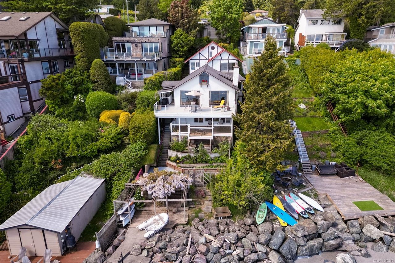 4955 Cordova Bay Rd