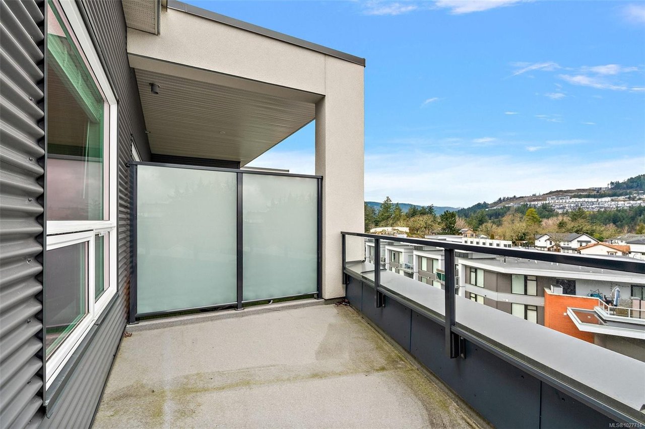 606-947 WhirlaWy Cres
