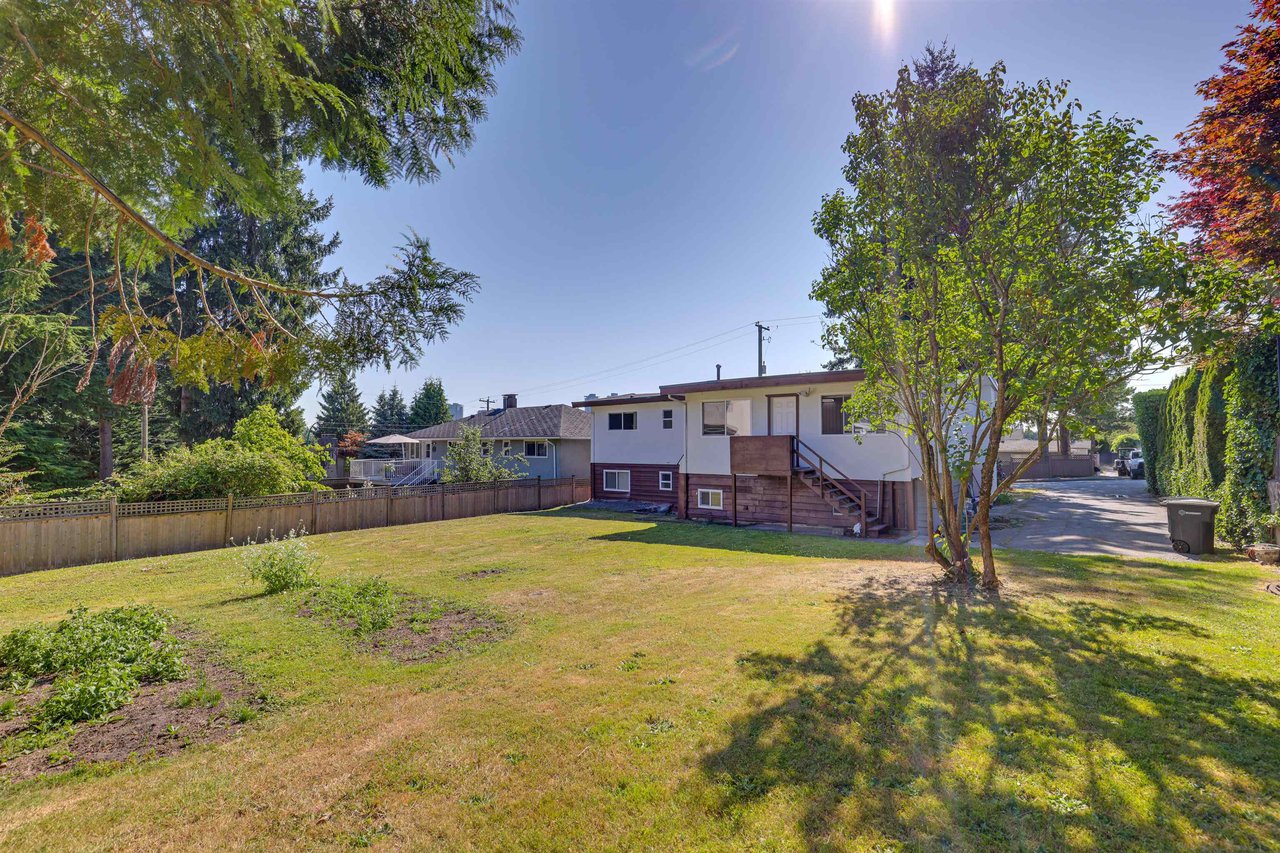 860 Howard Ave