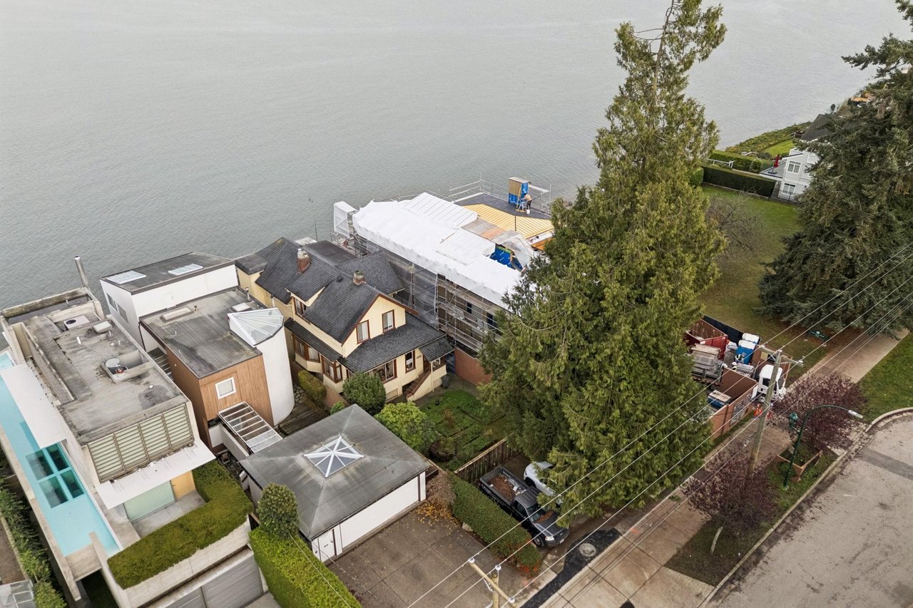 3243 Point Grey Rd