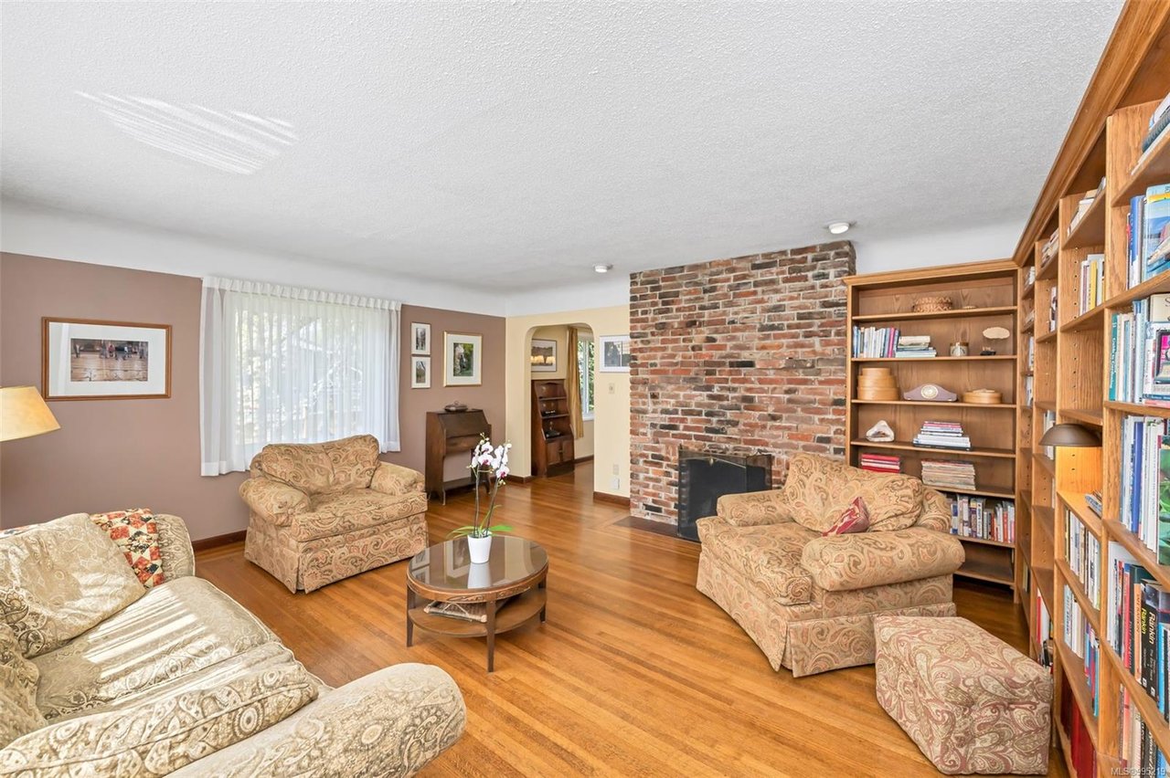 36 Tovey Cres, View Royal