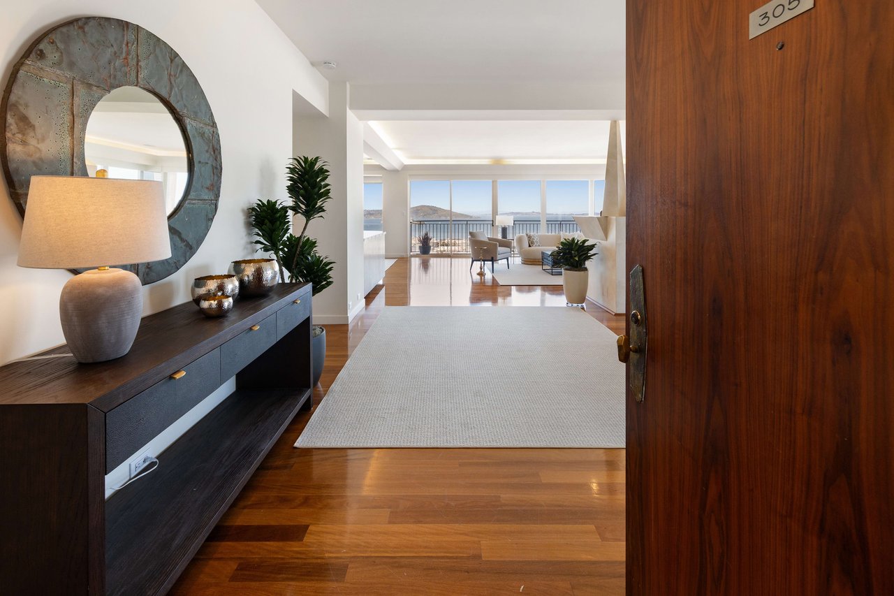 Showcase North Bay View Apartment