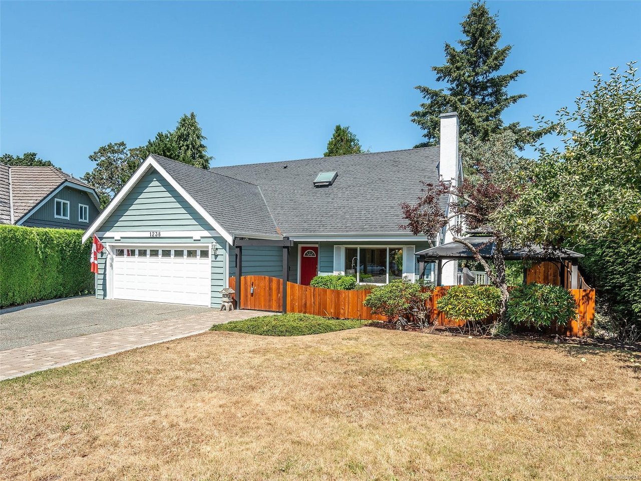 1238 Garry Oak Pl