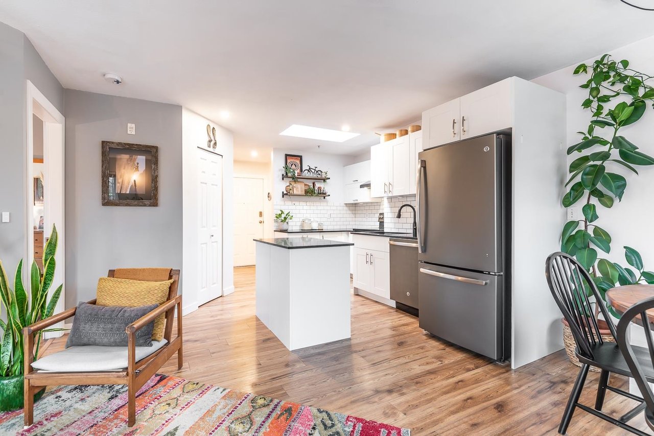 C311-40140 Willow Cres