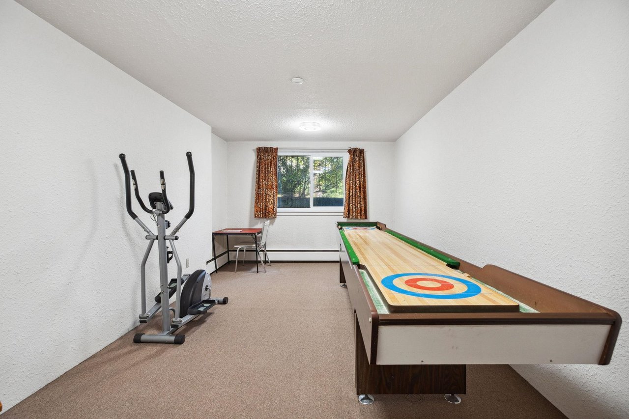 205-371 Ellesmere Avenue, Burnaby