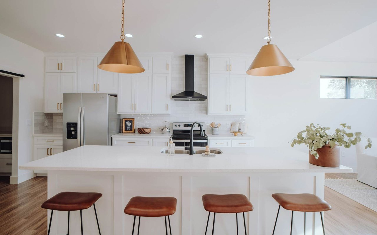 ‘Tis the Season of Giving Back – AWRE & Holiday Hope Project