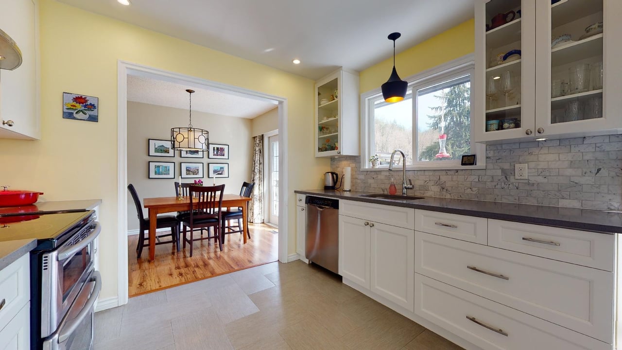 38240 Myrtlewood Cres