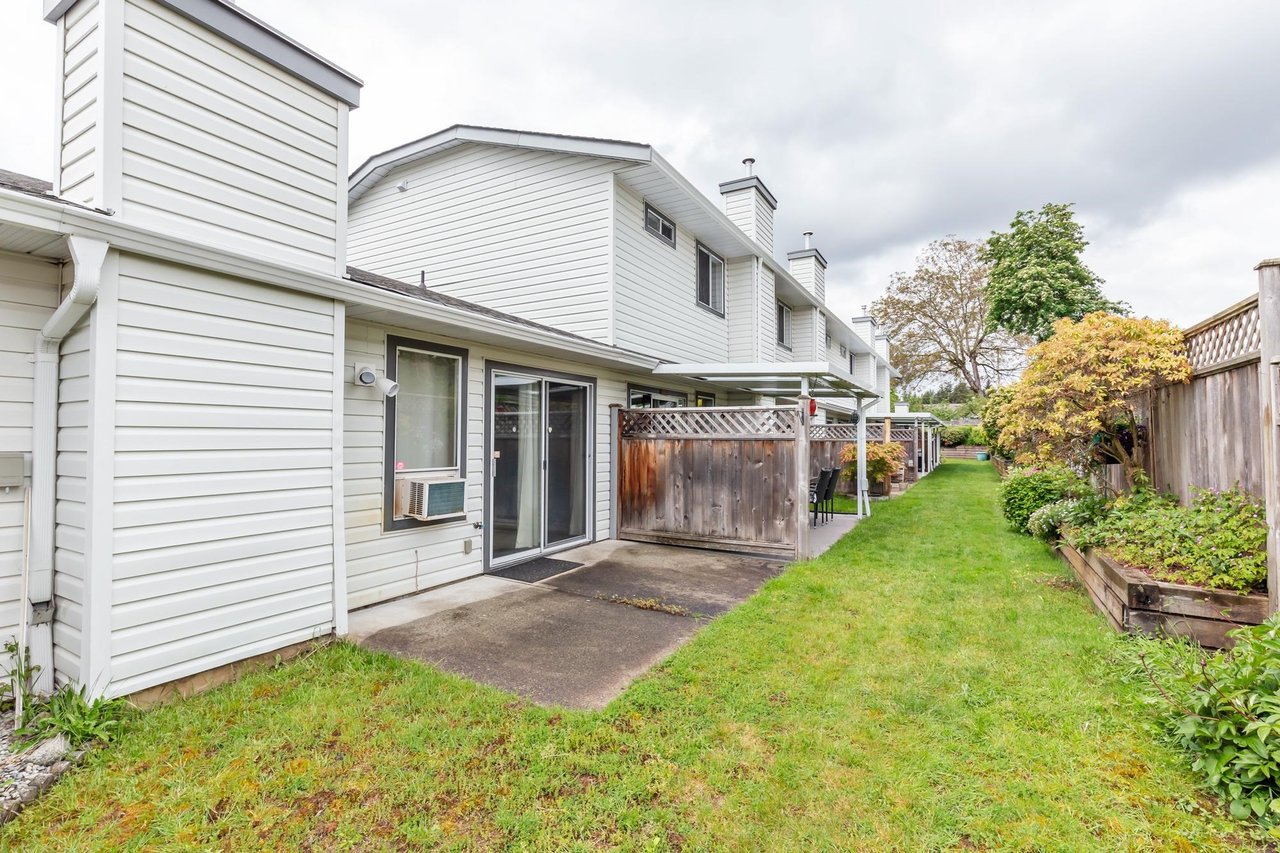 10-32165 7th Ave
