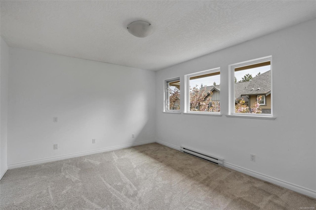 2-1405 Mallek Cres