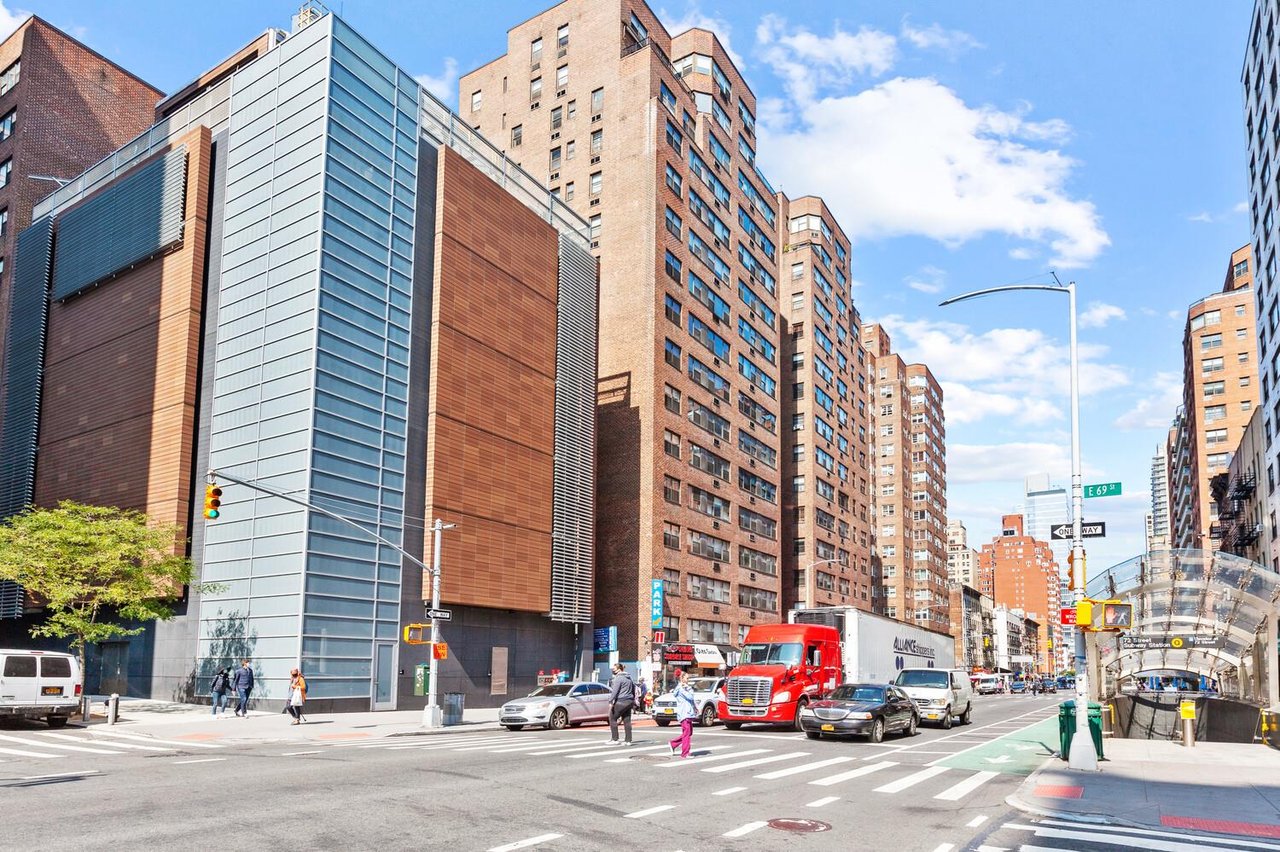 233 East 69th Street, Apt 5-G