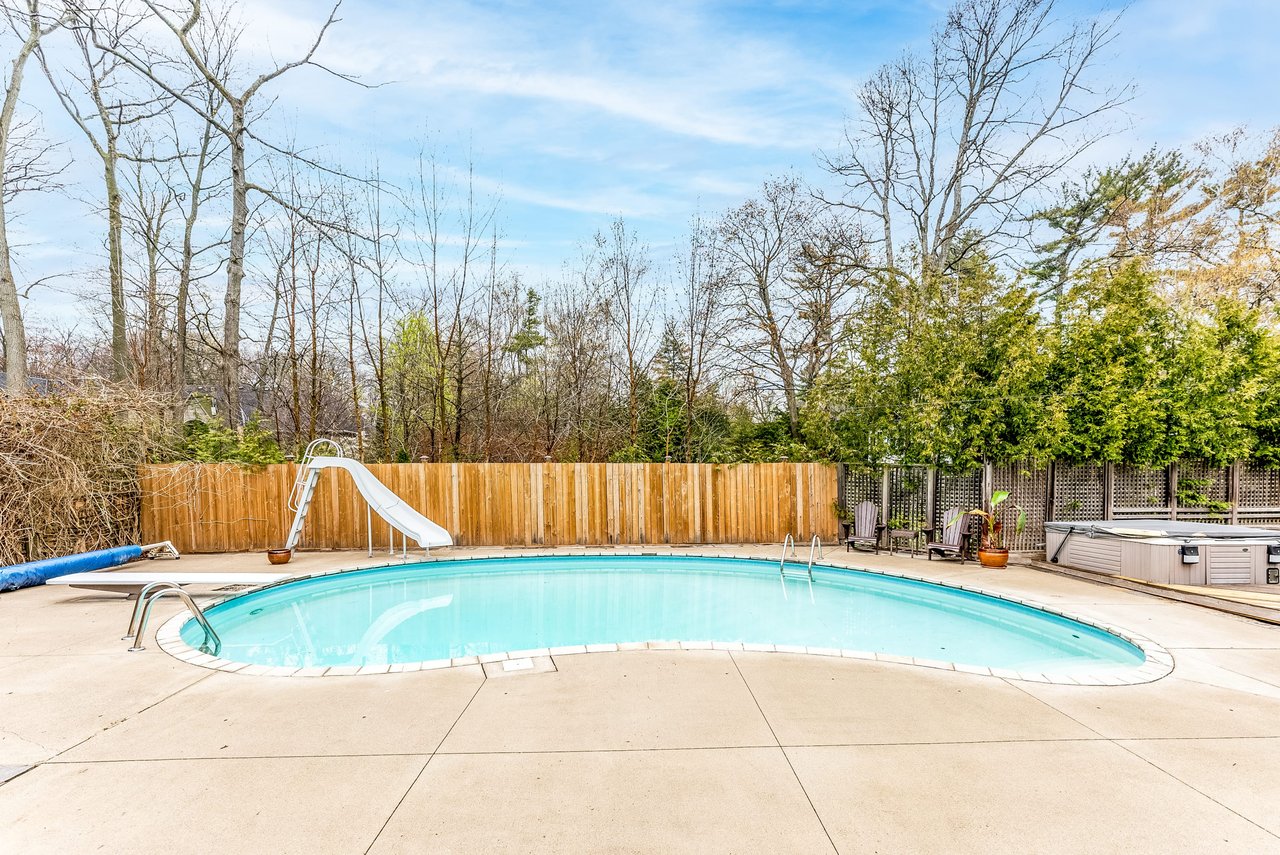 169 Oakes Dr