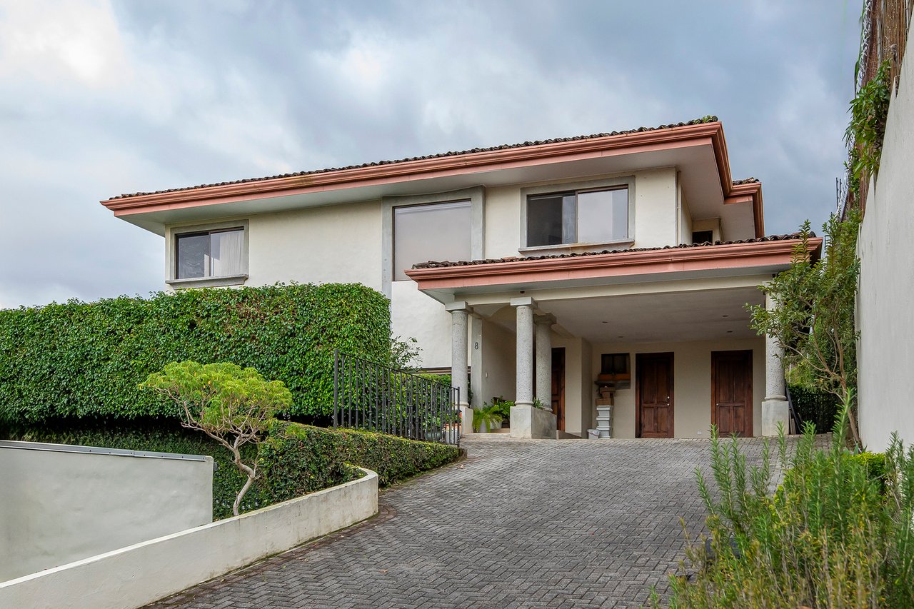 Remodeled Family Condo, Escazu, San Jose
