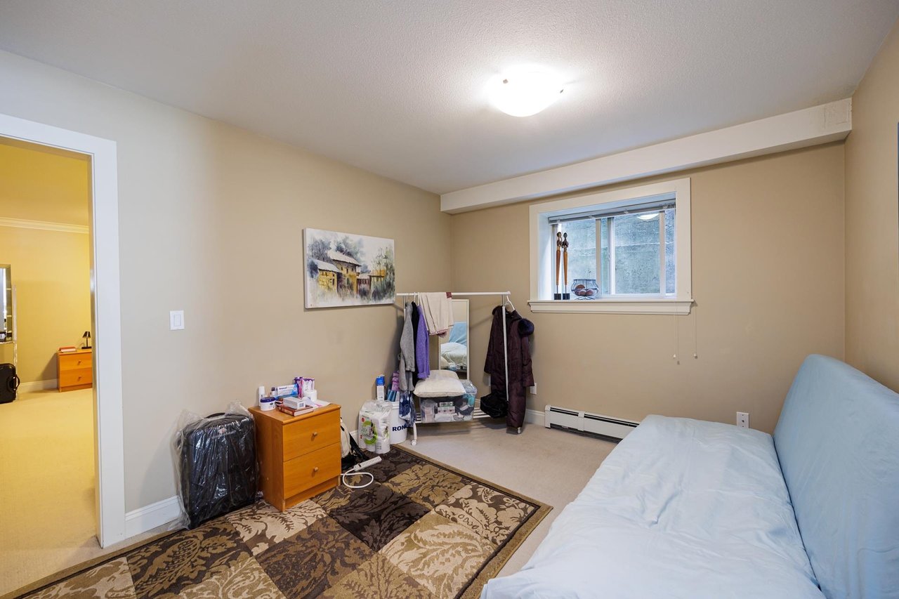 335 E 15th Street, North Vancouver