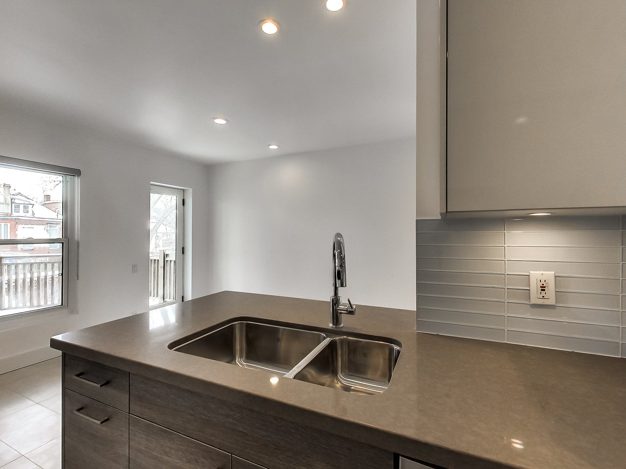 418 Brunswick Ave Upper