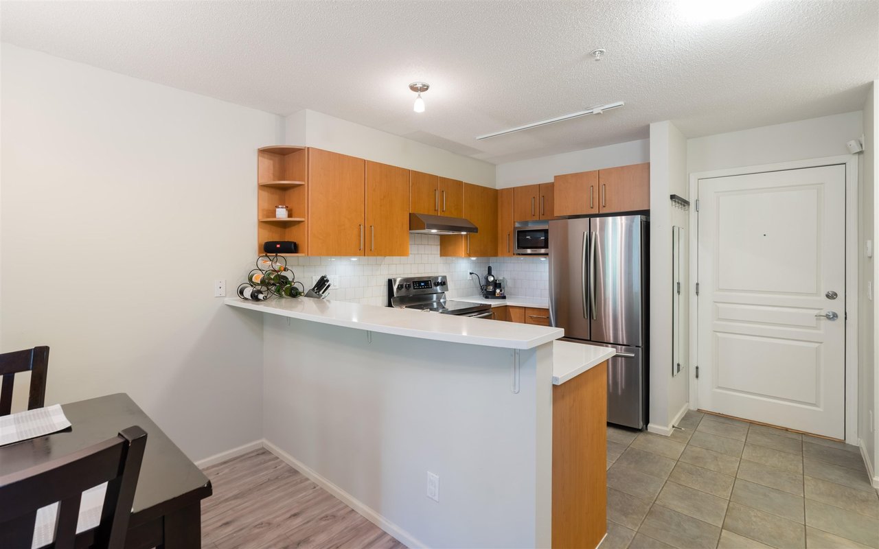 206-7330 Salisbury Ave