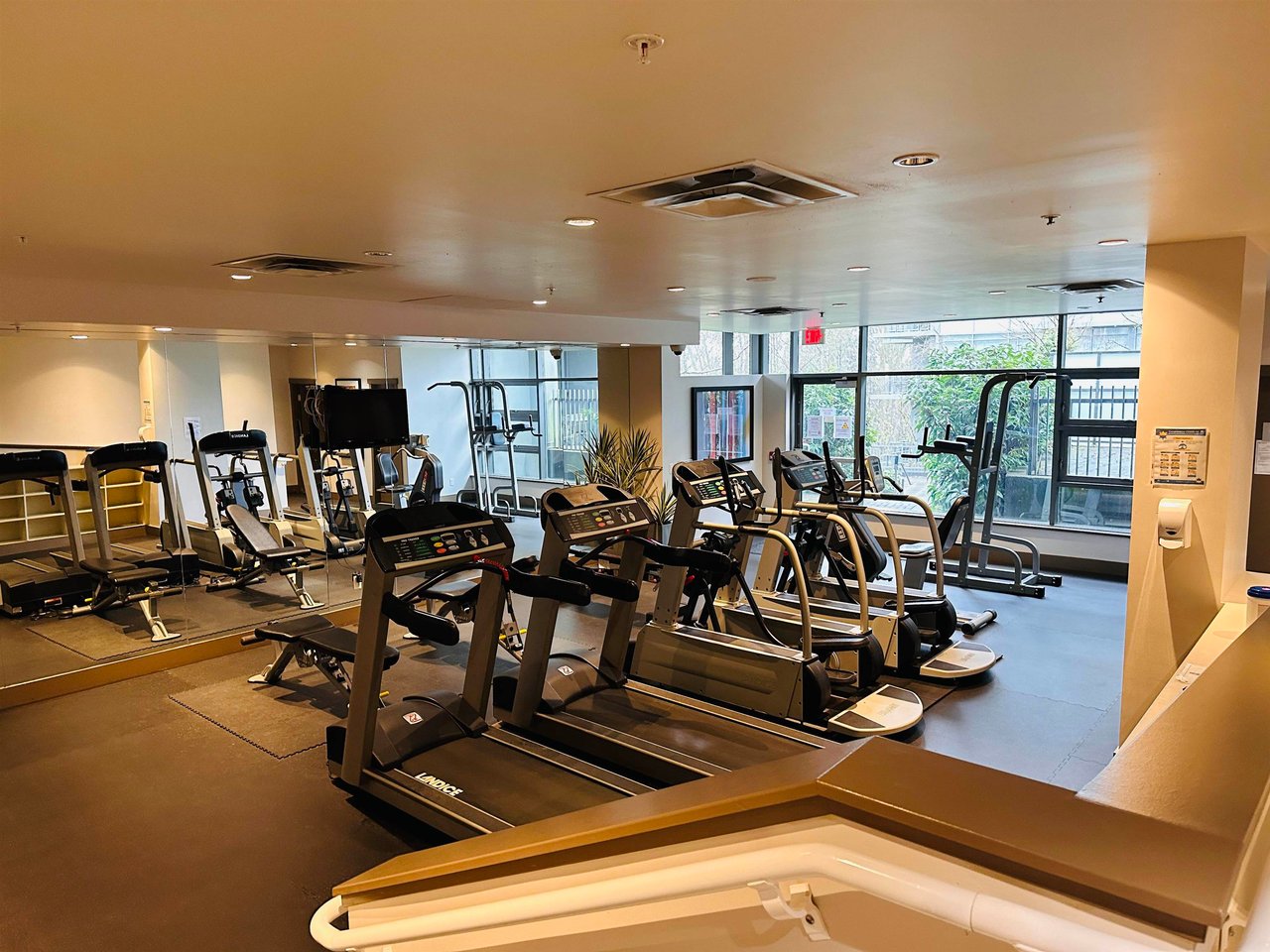 507-9222 University Cres