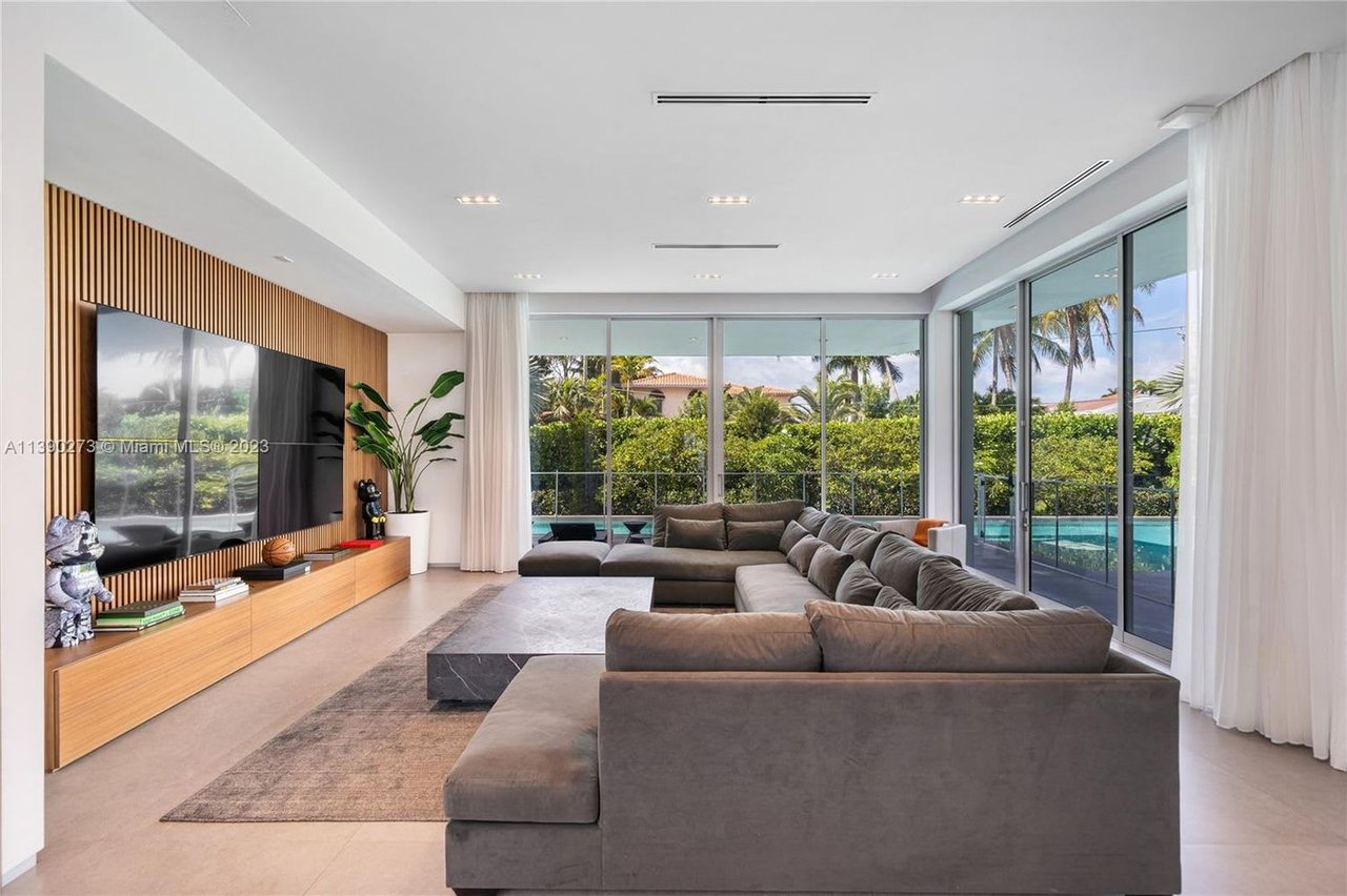 Hibiscus Island property image