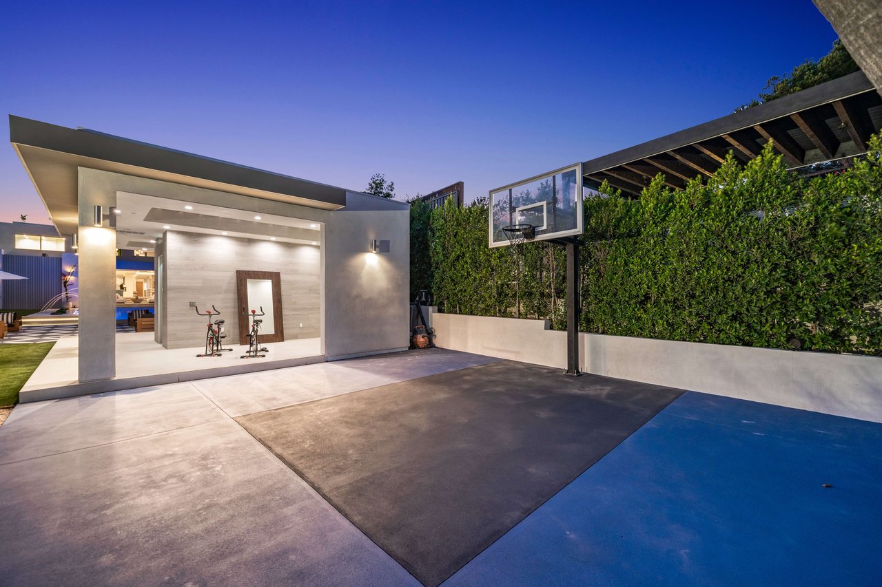 The Apex HH | 7115 Macapa Drive