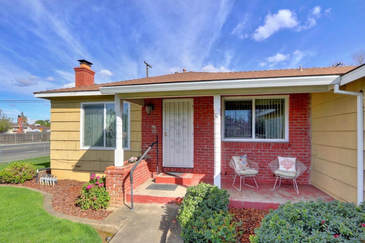 2448 Northview Dr