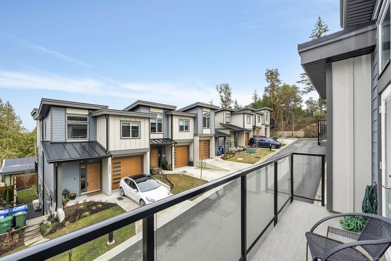2214 Echo Valley Rise, Langford