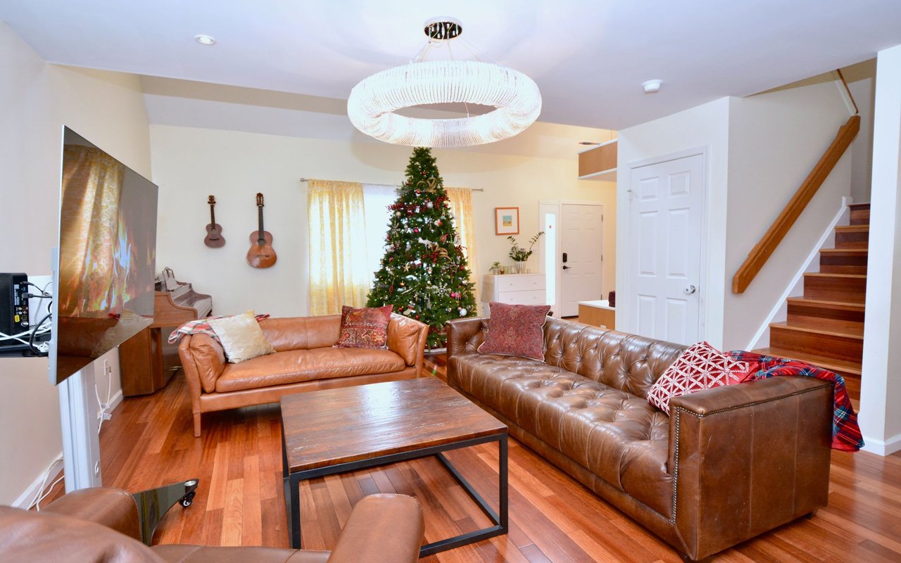 16 Lexington Ct