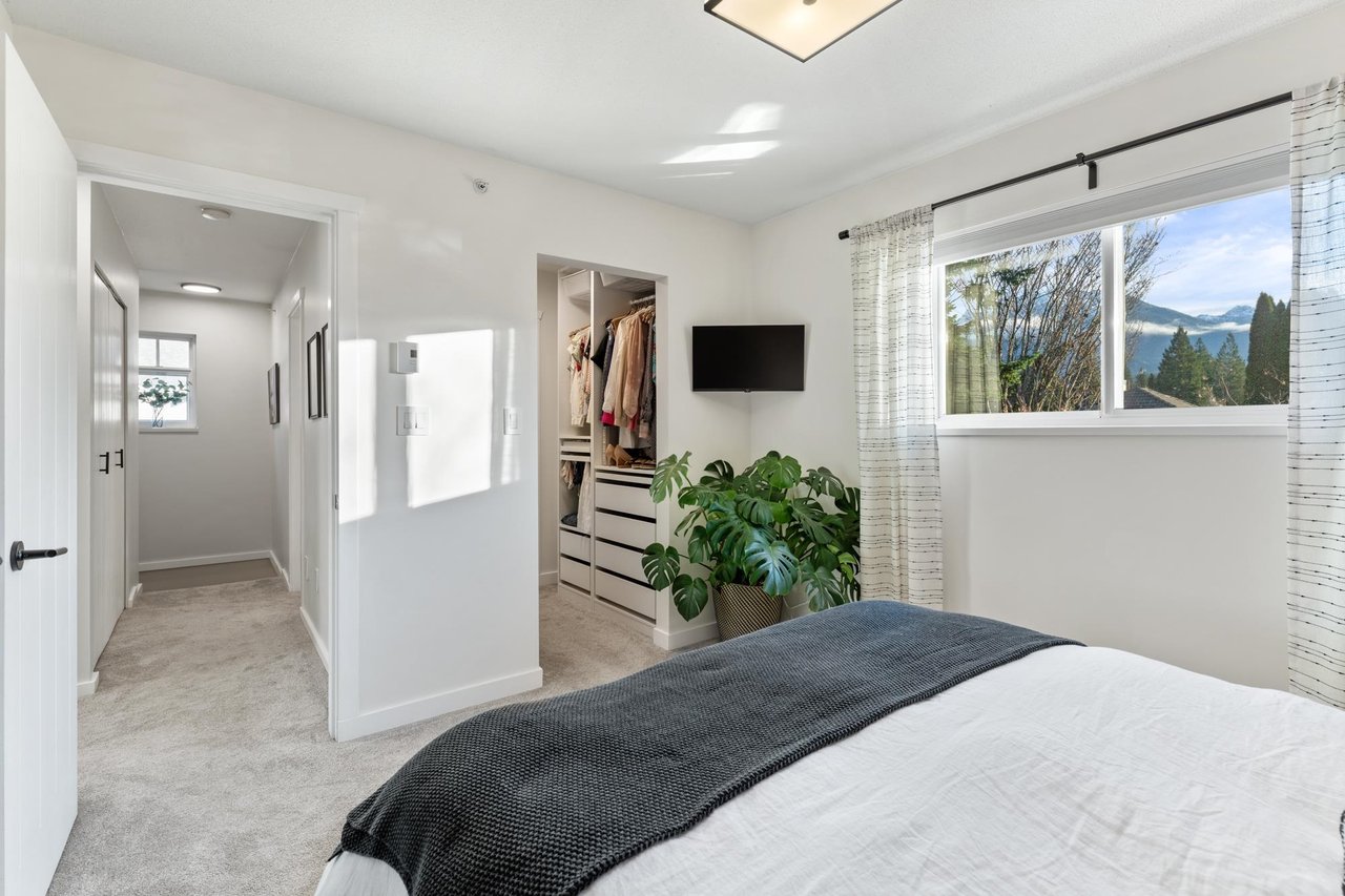 32-1821 Willow Cres
